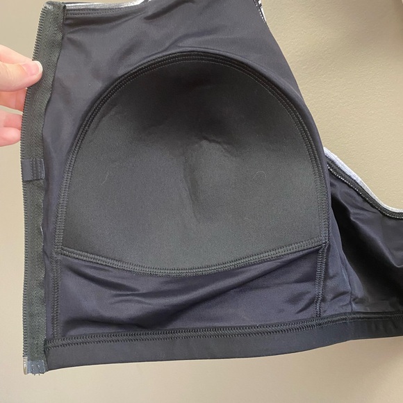 Women’s Lands End Chlorine Resistant Sports bra swim top - Picture 5 of 6